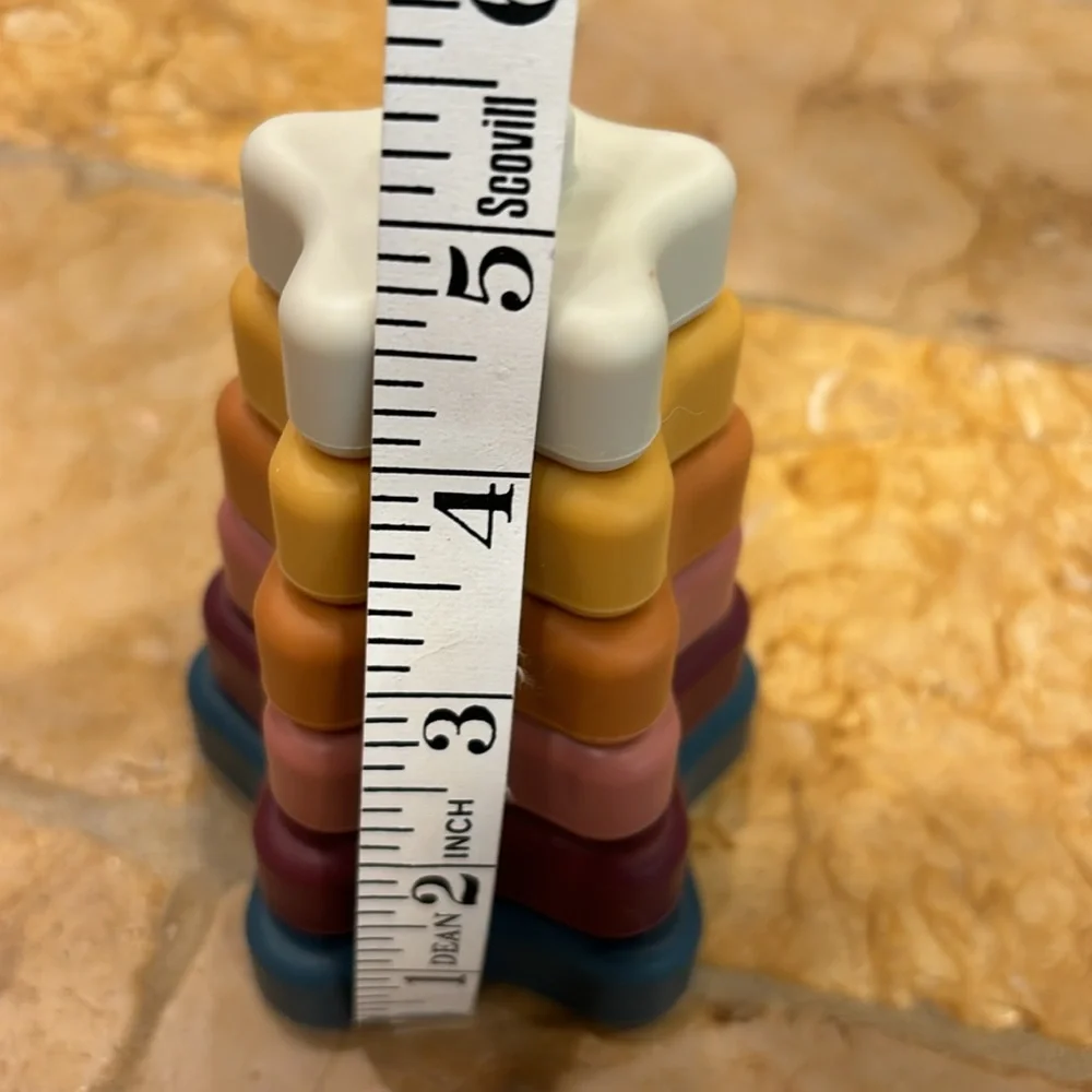Stacking silicon earth tone star tower